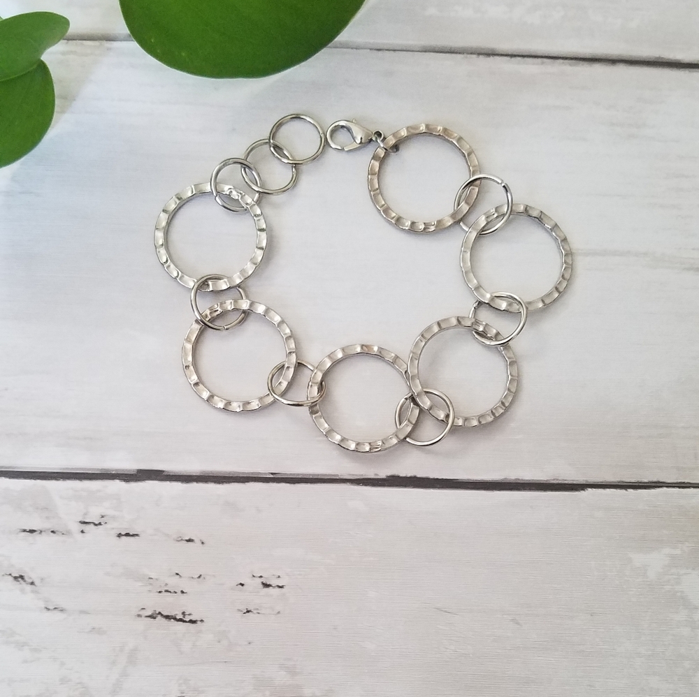 Hammered Silver Interlocking Circle Bracelet